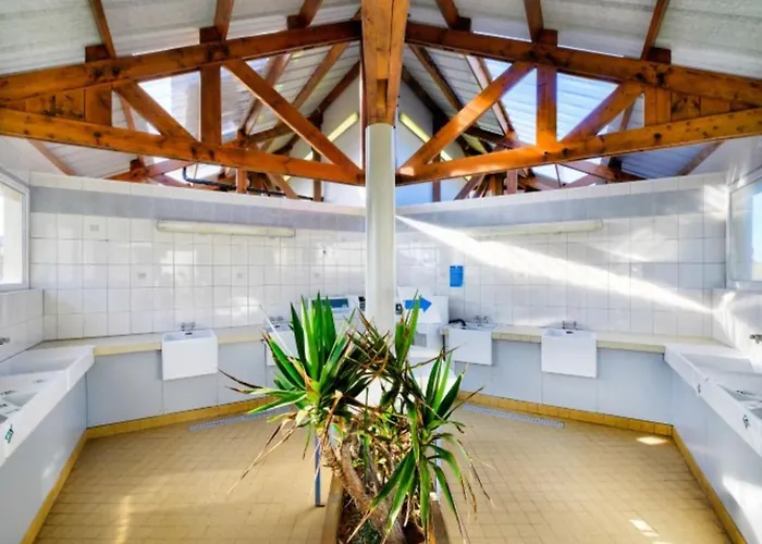 Mobil-home 4 Pers Avec Terrasse A Sainte-marie-du-mont - Api-1-52-1297 *